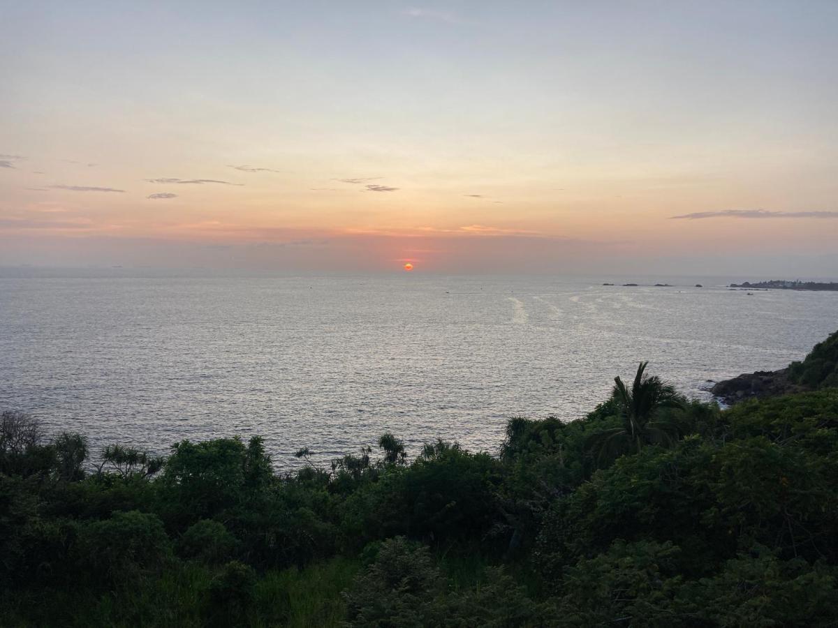 Jungle Beach Restaurant And Hotel-Jbr Galle Buitenkant foto